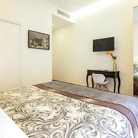 Quiriti Vatican Relais רומא